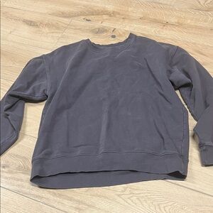 Aritzia Women's Black Crewneck Sweatshirt